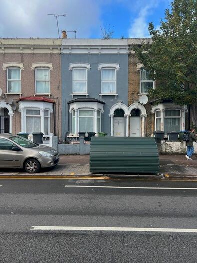 2 Bedroom Flat To Rent In High Road Leytonstone, London, E11