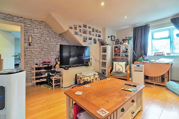 1 Bedroom Flat For Sale In Gorringe Road, Salisbury, SP2