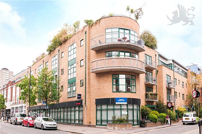 2 Bedroom Apartment To Rent In Goswell Road, London, EC1V