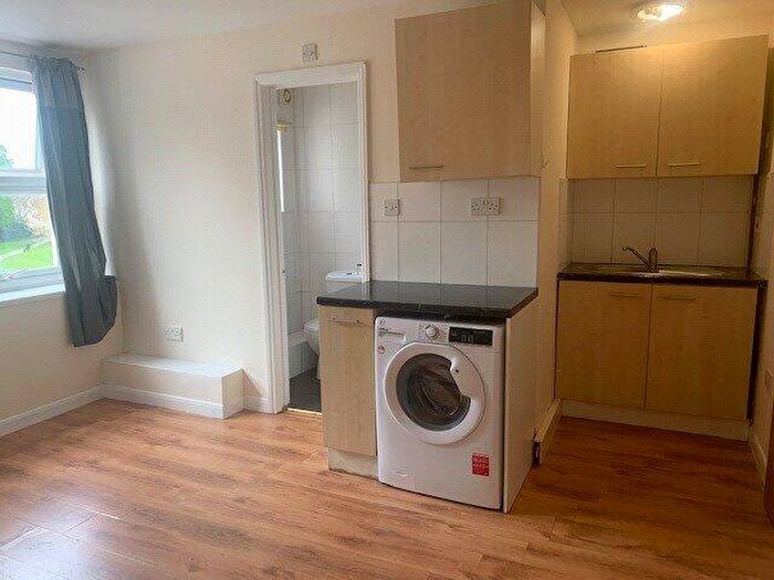 1 Bedroom Apartment To Rent In High Street, Sutton, SM1