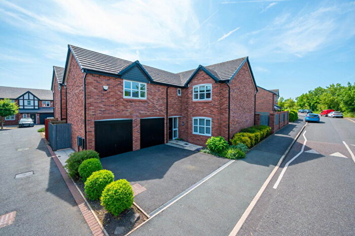 5 Bedroom Detached House For Sale In Farm Crescent, Radcliffe, Manchester, M26