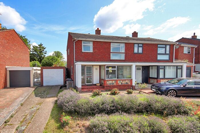 3 Bedroom Semi-Detached House For Sale In Northdown Road, Longfield, Kent, DA3