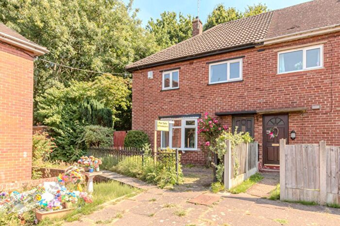 3 Bedroom Semi-Detached House For Sale In Lodge Road, Stoke-On-Trent, ST4