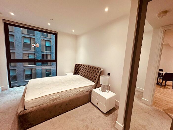 1 Bedroom Flat To Rent In Neroli House, Piazza Walk, Goodman Fields, London, E1