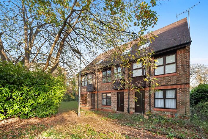 1 Bedroom Flat To Rent In Trafalgar Place, Hermon Hill, London, E11