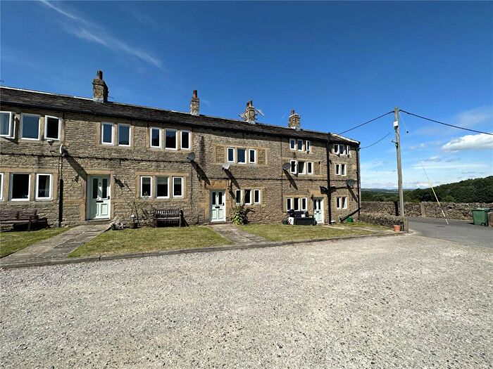 2 Bedroom House To Rent In Hollingreave, New Mill, Holmfirth, West Yorkshire, HD9