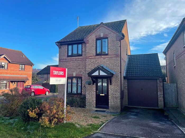 3 Bedroom Detached House To Rent In Docklewell Close, NN12