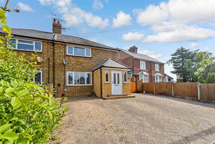 3 Bedroom Semi-Detached House For Sale In Aylesford Place, Willesborough, Ashford, Kent, TN24