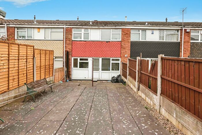 3 Bedroom Terraced House For Sale In Lingard Close, Birmingham, West Midlands, B7