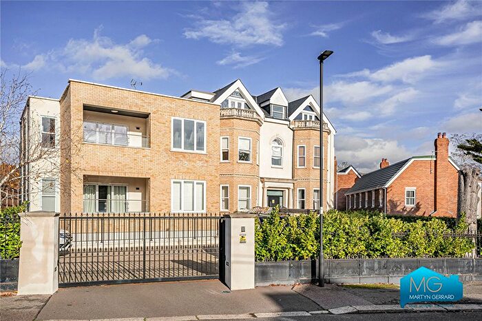 2 Bedroom Flat To Rent In Rowantree Road, Enfield, EN2