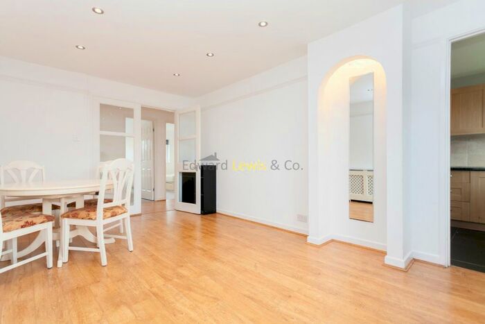 2 Bedroom Flat To Rent In Brymay Close, London, E3