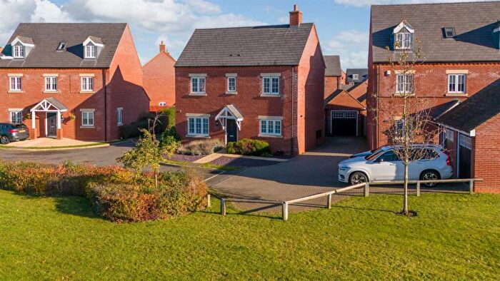 4 Bedroom House For Sale In Arch Grove, Aylesbury, HP18