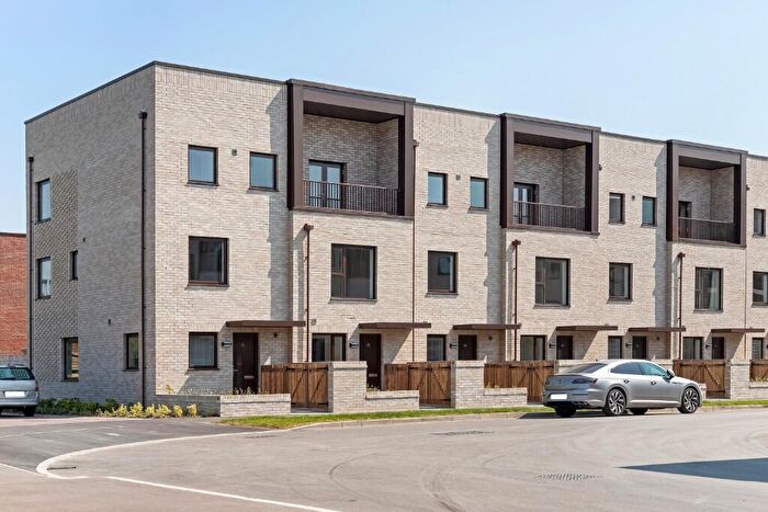 4 Bedroom Terraced House To Rent In *Includes One Month Rent Free!*Bearsden Avenue, Cambridge, Cambridgeshire, CB3