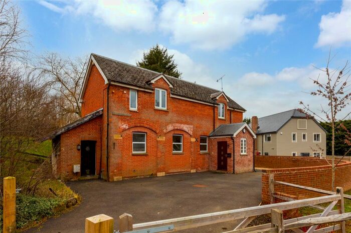 3 Bedroom Property To Rent In Mill Farm Close, Tunbridge Wells, Kent TN3