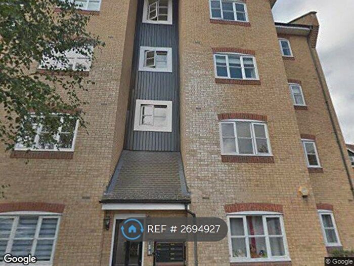 3 Bedroom Flat To Rent In Evans Wharf, Hemel Hempstead, HP3