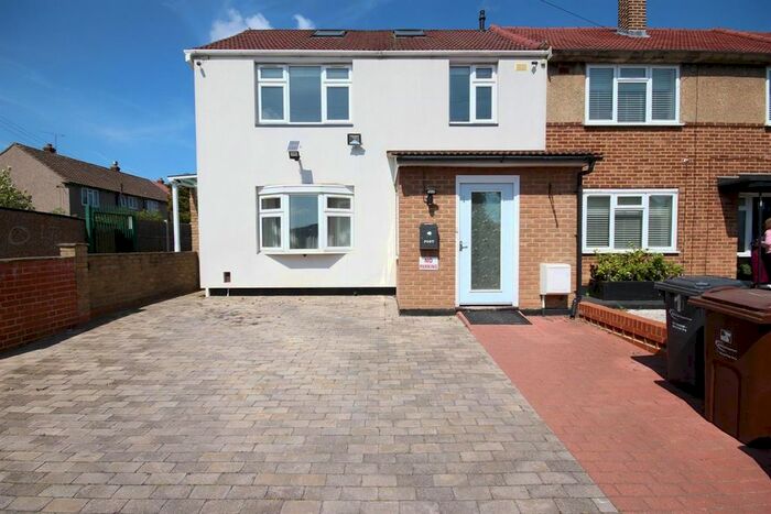 4 Bedroom Terraced House To Rent In Crabtree Avenue, Chadwell Heath, Romford, RM6