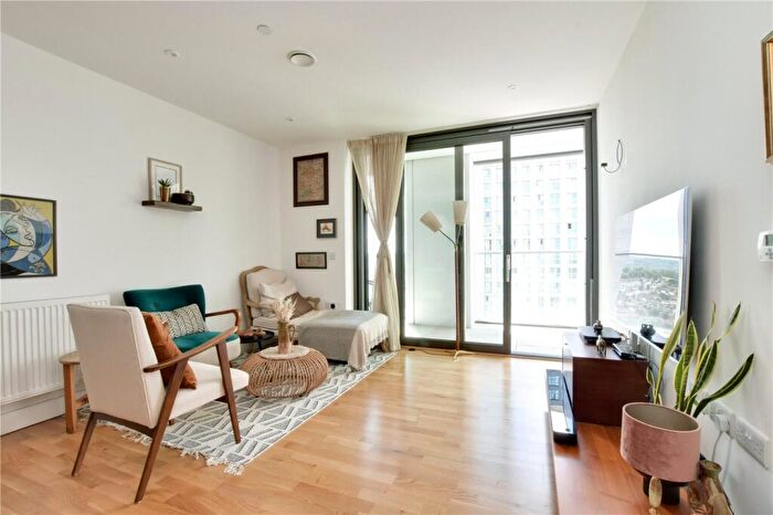 2 Bedroom Apartment To Rent In Station Road, London, SE13