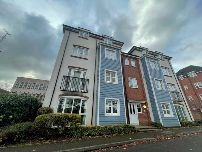2 Bedroom Apartment To Rent In Shottery Close, Redditch, B98