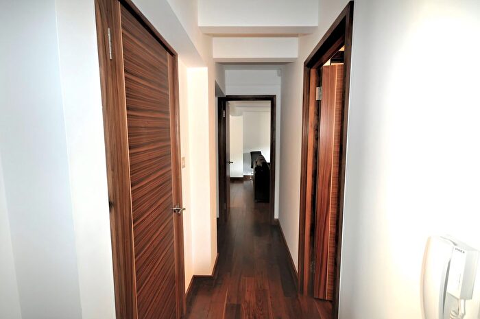 2 Bedroom Flat To Rent In Cleveland Street, London, W1T