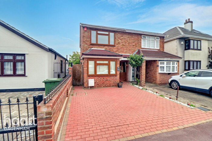 3 Bedroom Semi-Detached House For Sale In Charles Road, Dagenham, RM10