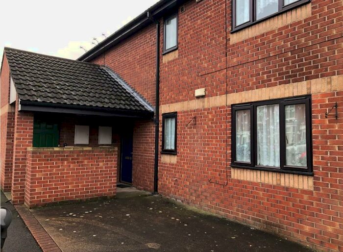 2 Bedroom Flat To Rent In Parkinson Avenue, Scunthorpe, Lincolnshire, DN15