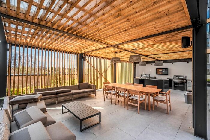 2 Bedroom Flat To Rent In Grenan Square, Greenford, UB6