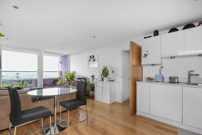 2 Bedroom Flat To Rent In Rainhill Way, London, E3