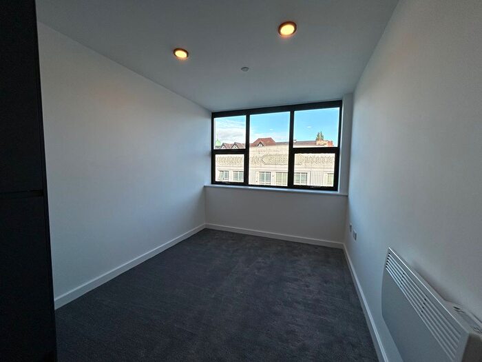 1 Bedroom Flat To Rent In Burlington Square, Chesterfield, S40