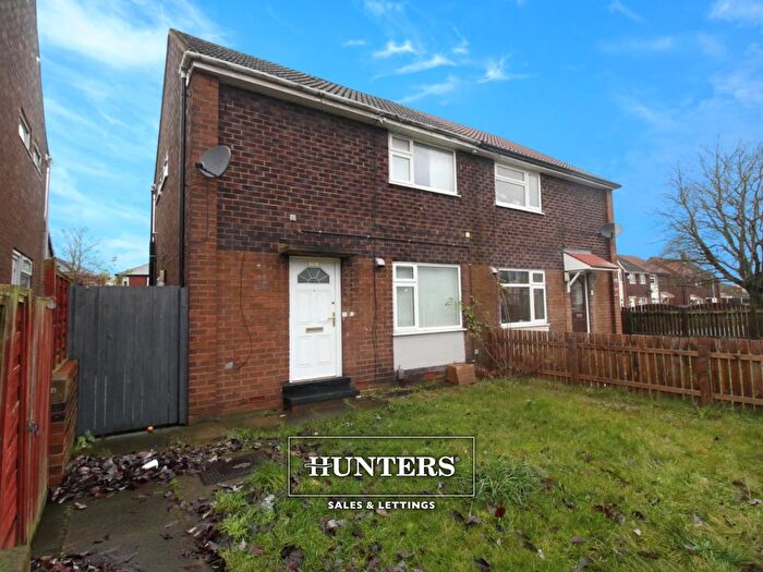 2 Bedroom Semi-Detached House To Rent In Woodside, Castleford, WF10