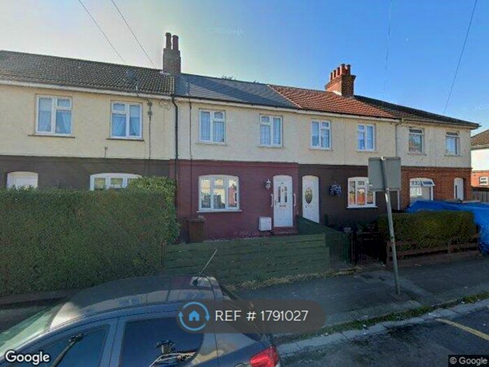 2 Bedroom Terraced House To Rent In Symons Avenue, Chatham, ME4