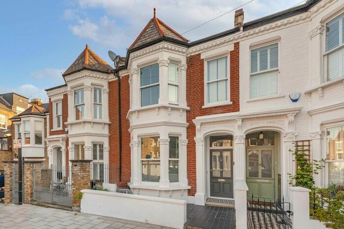 4 Bedroom Property To Rent In Shandon Road, London, SW4