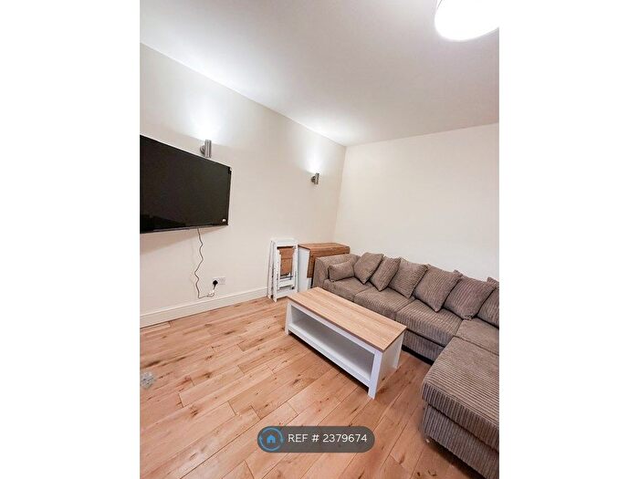 4 Bedroom Flat To Rent In Sancroft Street, London, SE11