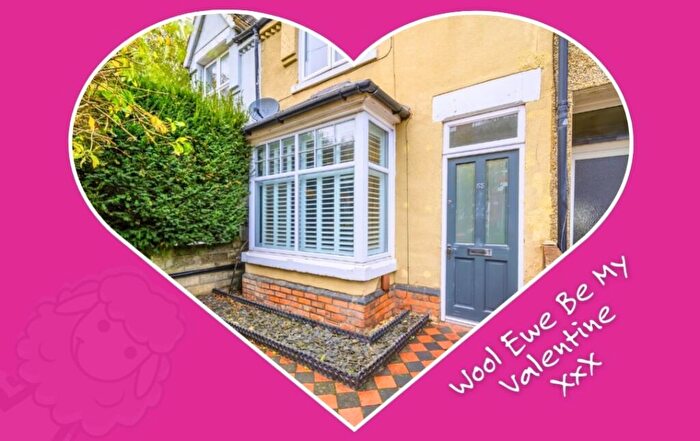 3 Bedroom Terraced House For Sale In Dixon Street, Swindon, SN1