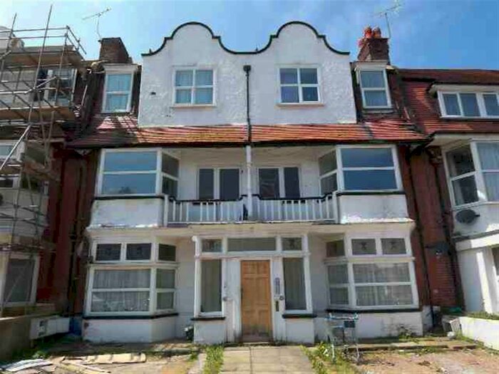 3 Bedroom Flat To Rent In Surrey Road, Cliftonville, Margate, CT9