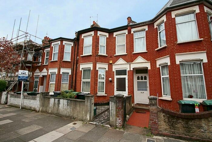 2 Bedroom Apartment To Rent In Cobham Road, Wood Green, N22