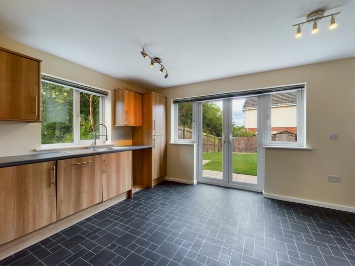 4 Bedroom Semi-Detached House To Rent In Sytchmill Way, Burslem, Stoke-on-Trent, ST6
