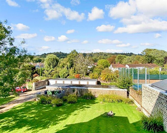 1 Bedroom Flat For Sale In Somers Road, Reigate, Surrey, RH2