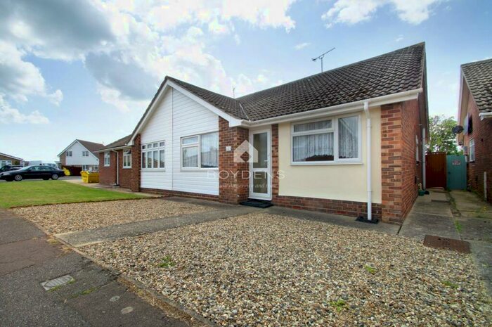 2 Bedroom Semi-Detached Bungalow To Rent In Field Walk, Frinton Homelands, CO14