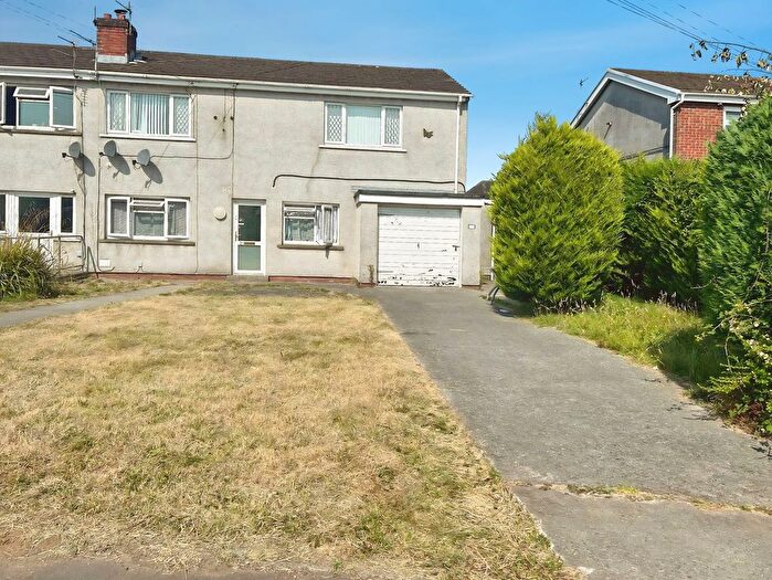 2 Bedroom Flat For Sale In Heol-Yr-Onnen, Pencoed, CF35
