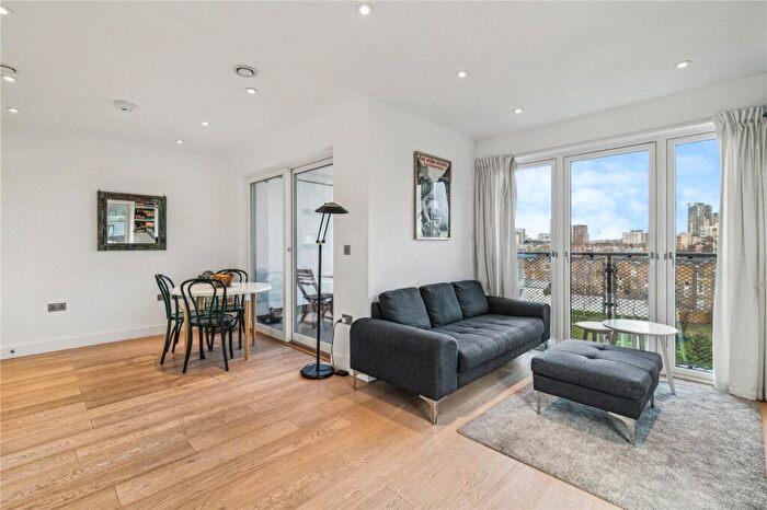 2 Bedroom Apartment For Sale In Wenlock Road, London, N1