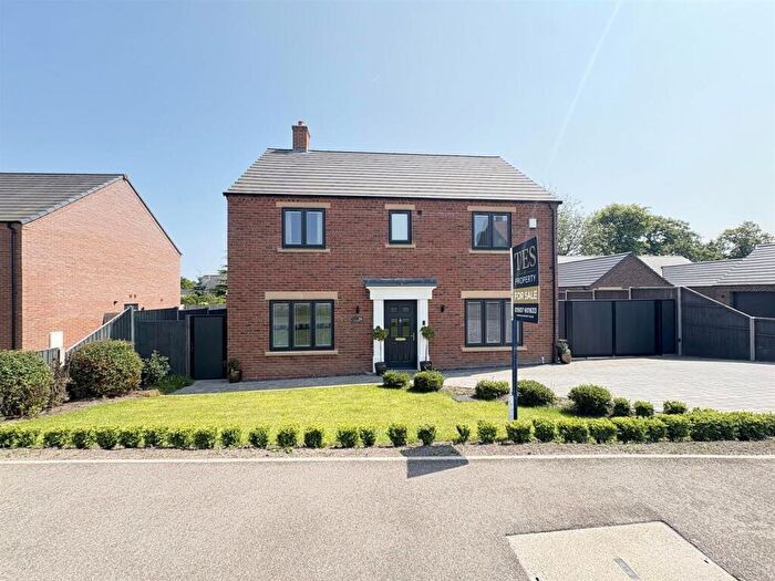 4 Bedroom Detached House For Sale In Buttercup Lane, Louth, LN11