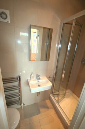 Studio To Rent In Ballards Lane, London N3