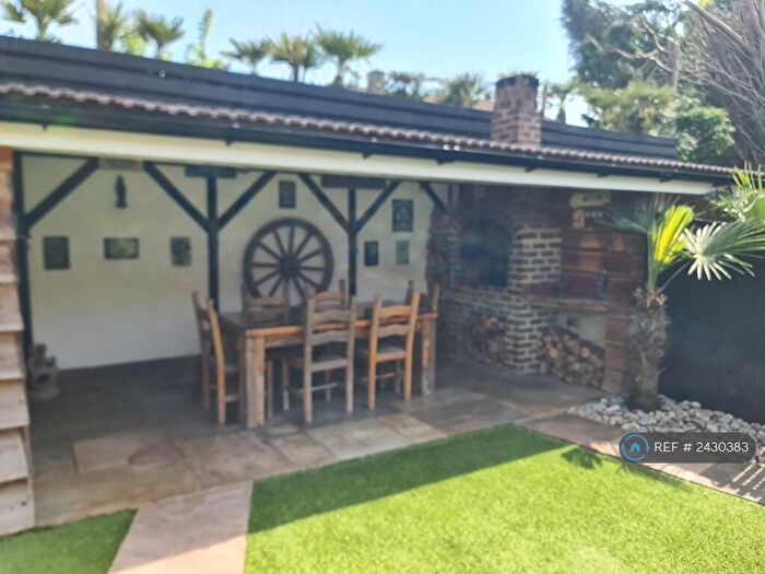 5 Bedroom Terraced House To Rent In Selsdon, Selsdon, CR2