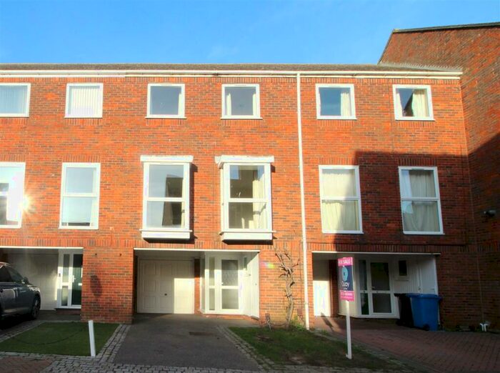 3 Bedroom Terraced House To Rent In New Street, Poole, BH15