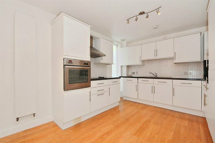 2 Bedroom Apartment To Rent In Haringey Park, Crouch End, London, N8