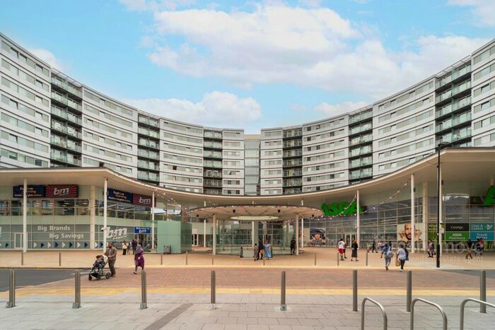 2 Bedroom Flat For Sale In Prince Regent Road, Hounslow, TW3