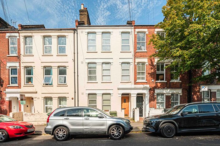 2 Bedroom Flat For Sale In Northlands Street, London, SE5