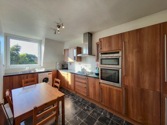 3 Bedroom Flat To Rent In Ashgrove Road, City Centre, Aberdeen, AB25