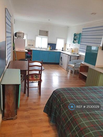 Studio To Rent In Hendford Grove, Yeovil, BA20