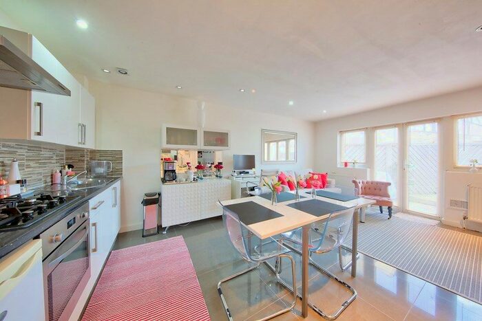 1 Bedroom Flat To Rent In Furmage Street, Wandsworth SW18